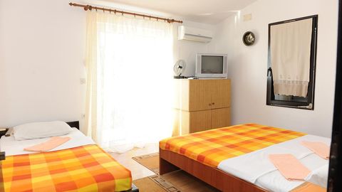Apartament 4-osobowy z klimatyzacją z widokiem na morze z 1 pomieszczeniem sypialnianym A-15748-e