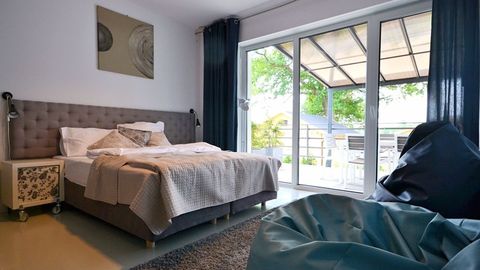 Apartament 6-osobowy z tarasem z widokiem na jezioro z 2 pomieszczeniami sypialnianymi