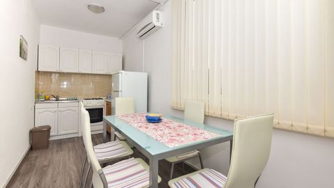 Apartament 5-osobowy na piętrze z klimatyzacją z 2 pomieszczeniami sypialnianymi