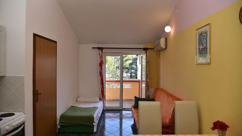 Apartament 2-osobowy na piętrze z widokiem na ogród z 1 pomieszczeniem sypialnianym (możliwa dostawka)
