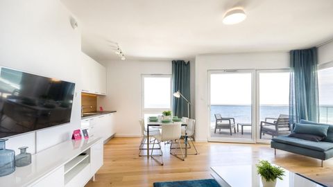 Apartament 6-osobowy z tarasem z widokiem na morze z 3 pomieszczeniami sypialnianymi