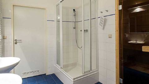 Apartament 6-osobowy z prysznicem z aneksem kuchennym (możliwa dostawka)