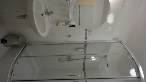 Pokój 4-osobowy z prysznicem z tarasem