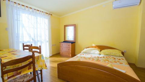 Apartament 4-osobowy z klimatyzacją z widokiem na morze z 1 pomieszczeniem sypialnianym AS-6761-b