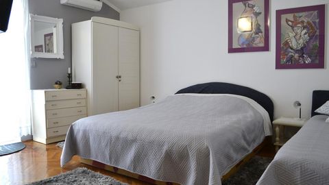 Apartament 3-osobowy z klimatyzacją z tarasem z 1 pomieszczeniem sypialnianym AS-6909-b