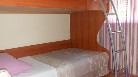 Apartament 4-osobowy z klimatyzacją z widokiem na morze z 2 pomieszczeniami sypialnianymi AS-13859-a