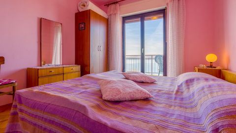 Apartament 8-osobowy na piętrze z widokiem na morze z 4 pomieszczeniami sypialnianymi