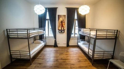 Dormitory - można rezerwować łóżka z balkonem