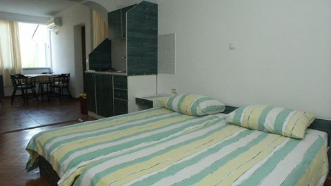 Apartament 4-osobowy z klimatyzacją z tarasem z 1 pomieszczeniem sypialnianym A-2243-f