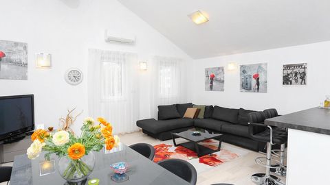 Apartament 6-osobowy z klimatyzacją z widokiem na morze z 2 pomieszczeniami sypialnianymi A-16211-a