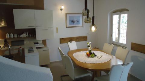 Apartament 6-osobowy z klimatyzacją z widokiem na morze z 3 pomieszczeniami sypialnianymi K-16300