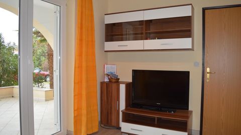 Apartament 4-osobowy z klimatyzacją z tarasem z 2 pomieszczeniami sypialnianymi A-16307-a