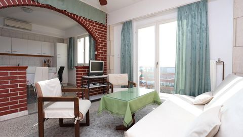 Apartament 8-osobowy z klimatyzacją z widokiem na morze z 3 pomieszczeniami sypialnianymi A-16344-a