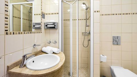 Pokój 2-osobowy Classic z prysznicem (możliwa dostawka)