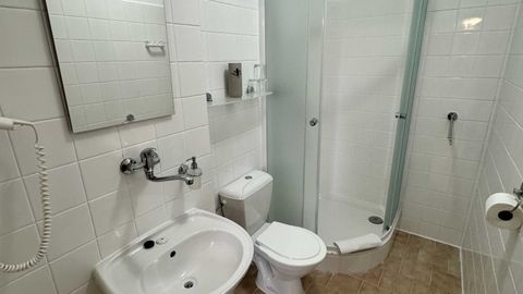 Pokój 3-osobowy z prysznicem (możliwa dostawka)