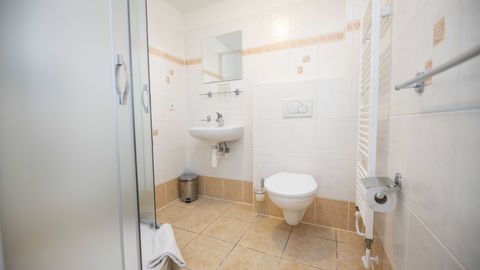 Pokój 4-osobowy Standard z prysznicem