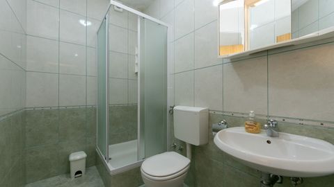 Apartament 6-osobowy Komfort Standard z 2 pomieszczeniami sypialnianymi