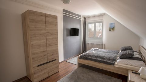 Apartament 6-osobowy na piętrze Premia z 3 pomieszczeniami sypialnianymi (możliwa dostawka)