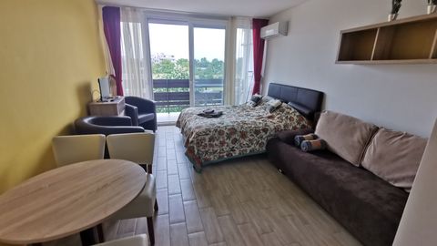 Apartament 4-osobowy z balkonem z klimatyzacją z 1 pomieszczeniem sypialnianym