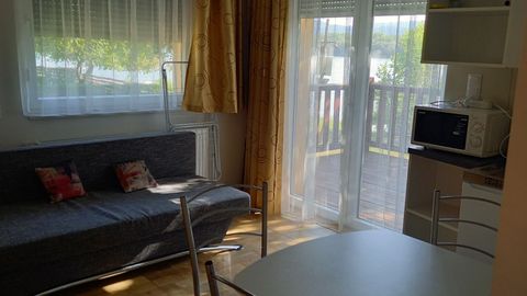 Apartament 2-osobowy na parterze z widokiem na rzekę z 1 pomieszczeniem sypialnianym (możliwa dostawka)