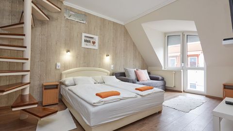 Apartament 6-osobowy z balkonem z klimatyzacją z 3 pomieszczeniami sypialnianymi