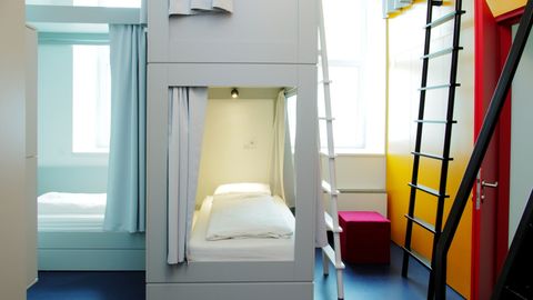Pokój 1-osobowy Łózko/ można rezerwować łóżka w pokoju damskim 10-osobowym z łazienką z klimatyzacją