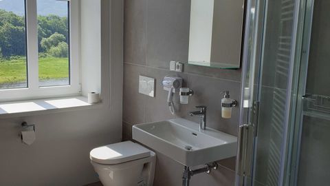 Pokój 2-osobowy z prysznicem z klimatyzacją
