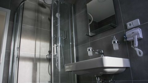 Pokój 2-osobowy z prysznicem z klimatyzacją