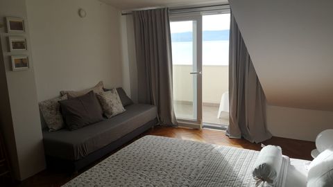 Apartament 4-osobowy na poddaszu z widokiem na morze z 2 pomieszczeniami sypialnianymi