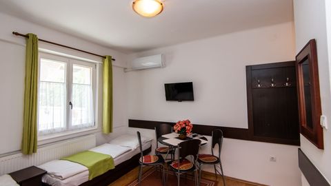 Apartament 4-osobowy Standard z klimatyzacją z 2 pomieszczeniami sypialnianymi (możliwa dostawka)