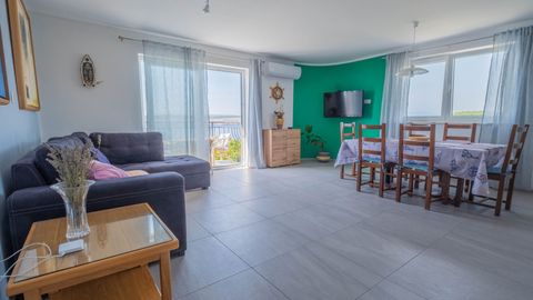 Apartament 5-osobowy z balkonem z widokiem na morze z 3 pomieszczeniami sypialnianymi
