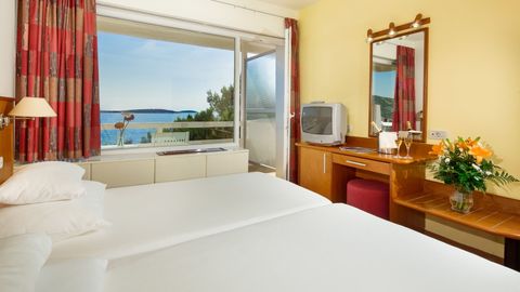 Pokój 4-osobowy z balkonem częściowy z widokiem na morze