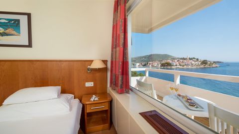 Pokój 4-osobowy z balkonem z widokiem na morze