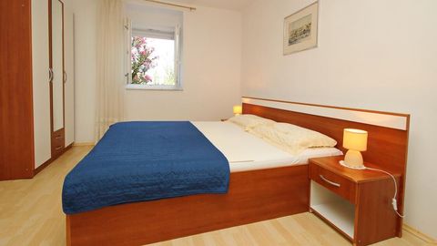 Apartament 4-osobowy z klimatyzacją z tarasem z 1 pomieszczeniem sypialnianym A-18751-b