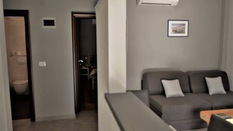 Apartament 3-osobowy na parterze Economy z 2 pomieszczeniami sypialnianymi