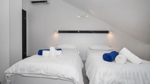 Apartament 5-osobowy na piętrze z widokiem na morze z 2 pomieszczeniami sypialnianymi