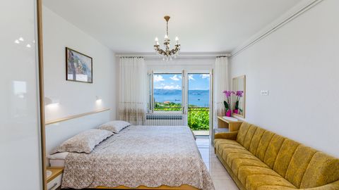 Apartament 8-osobowy z tarasem z widokiem na morze z 3 pomieszczeniami sypialnianymi