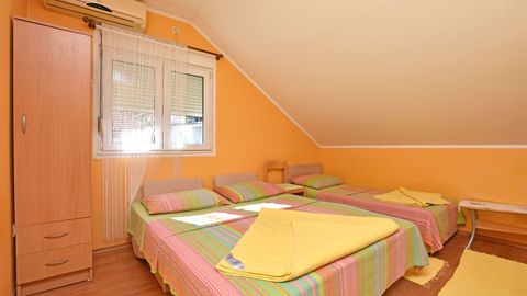 Apartament 3-osobowy z klimatyzacją na piętrze z 1 pomieszczeniem sypialnianym
