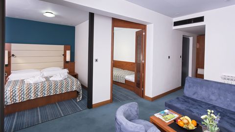 Rezydencja pokój 3-osobowy na piętrze z widokiem na morze z 2 pomieszczeniami sypialnianymi (możliwa dostawka)
