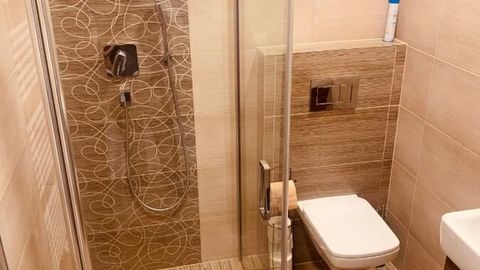 Apartament 7-osobowy z prysznicem z własną kuchnią (możliwa dostawka)