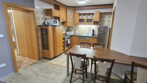 Apartament 4-osobowy z prysznicem z aneksem kuchennym (możliwa dostawka)