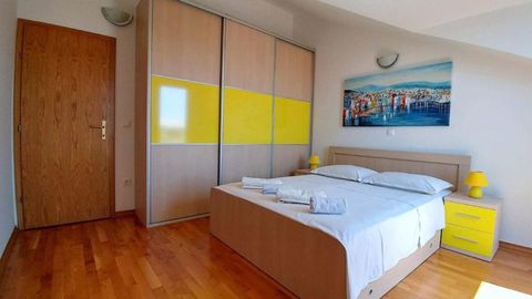 Apartament 8-osobowy Economy z widokiem na morze z 4 pomieszczeniami sypialnianymi