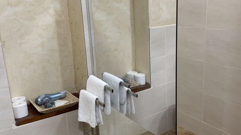 Pokój 2-osobowy Deluxe z prysznicem