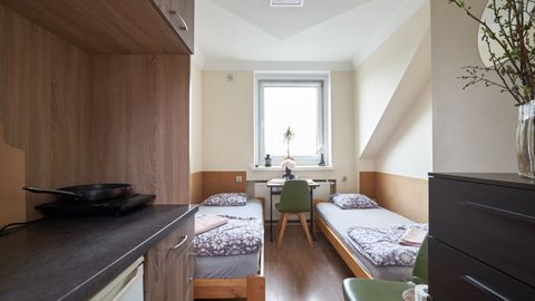 Apartament 4-osobowy z łazienką z własną kuchnią z 2 pomieszczeniami sypialnianymi