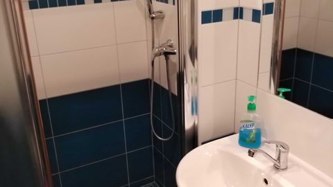 Pokój 4-osobowy z prysznicem (możliwa dostawka)