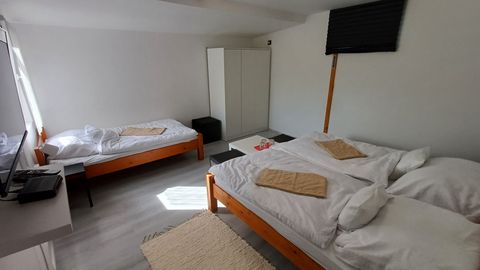 Apartament 5-osobowy na piętrze z widokiem na dziedziniec z 2 pomieszczeniami sypialnianymi (możliwa dostawka)