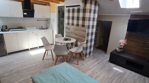 Apartament 4-osobowy z klimatyzacją z aneksem kuchennym z 2 pomieszczeniami sypialnianymi