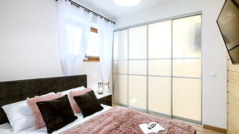 Apartament 6-osobowy na parterze z telewizorem LCD/plazmą z 3 pomieszczeniami sypialnianymi