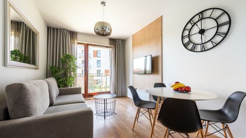 Apartament 4-osobowy z balkonem z widokiem na rzekę z 2 pomieszczeniami sypialnianymi