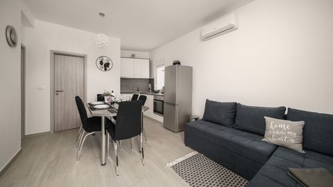 Apartament 5-osobowy z klimatyzacją z balkonem z 3 pomieszczeniami sypialnianymi